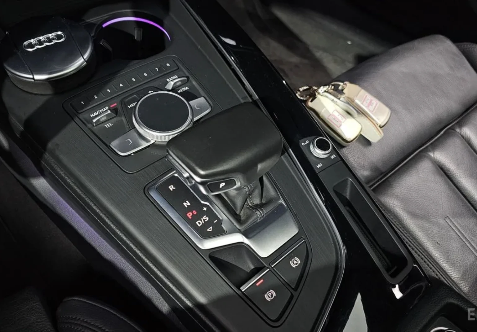 Audi A5 45 TFSI Quatro* PANO* КОЖА* ПОДГРЕВ* НАВИ* HUD , снимка 9 - Автомобили и джипове - 54209682