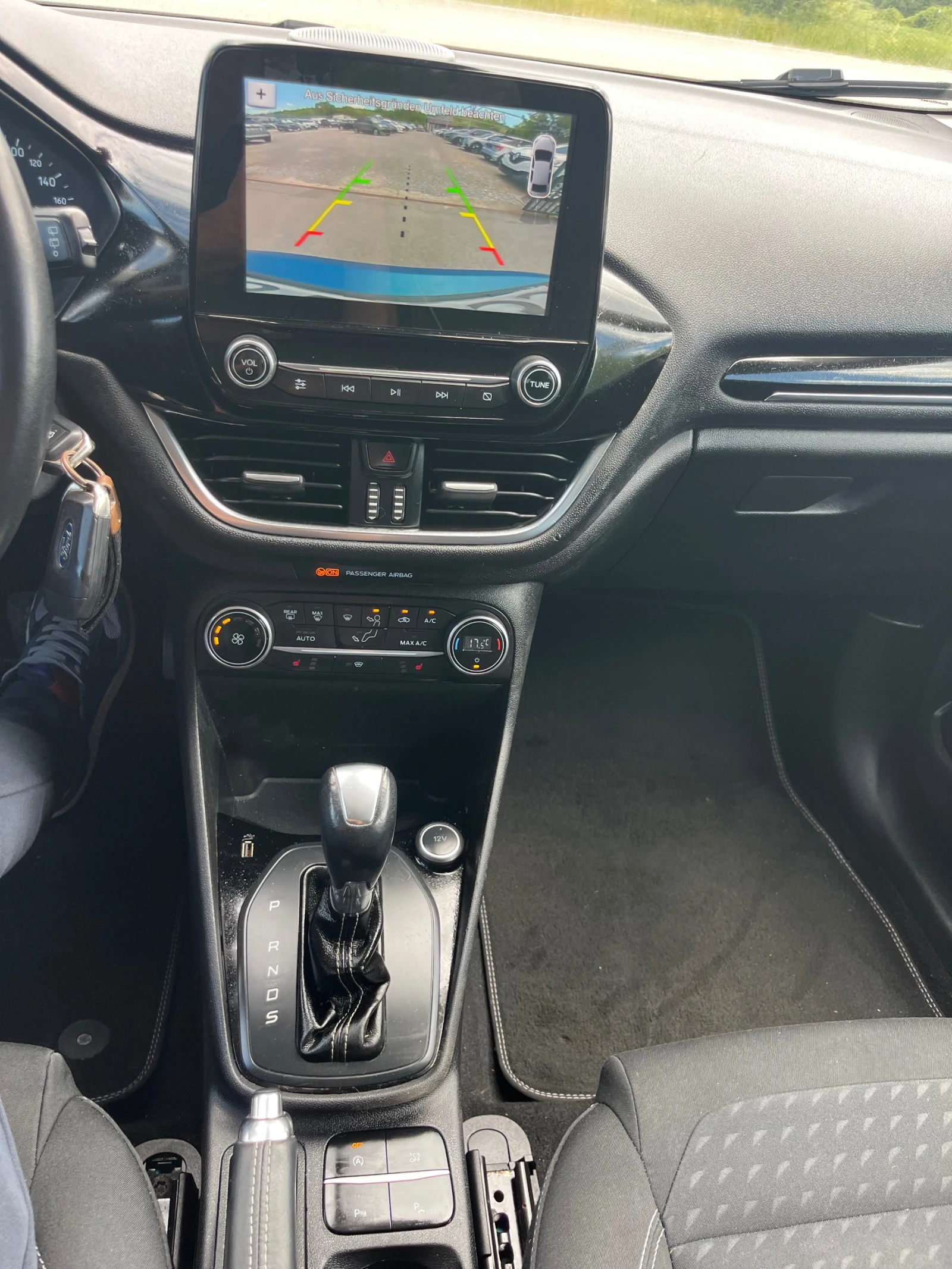 Ford Fiesta 1.0 Turbo TITANIUM , снимка 14 - Автомобили и джипове - 54568178
