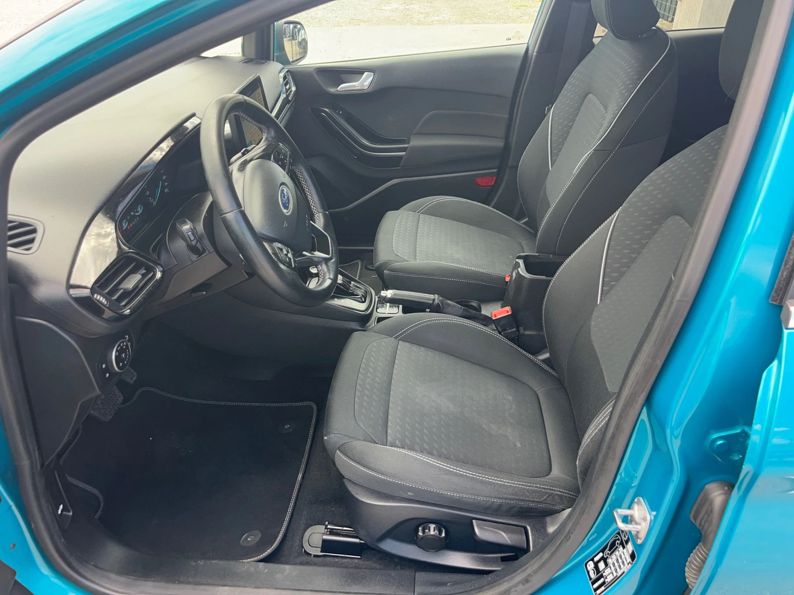 Ford Fiesta 1.0 Turbo TITANIUM , снимка 10 - Автомобили и джипове - 54568178