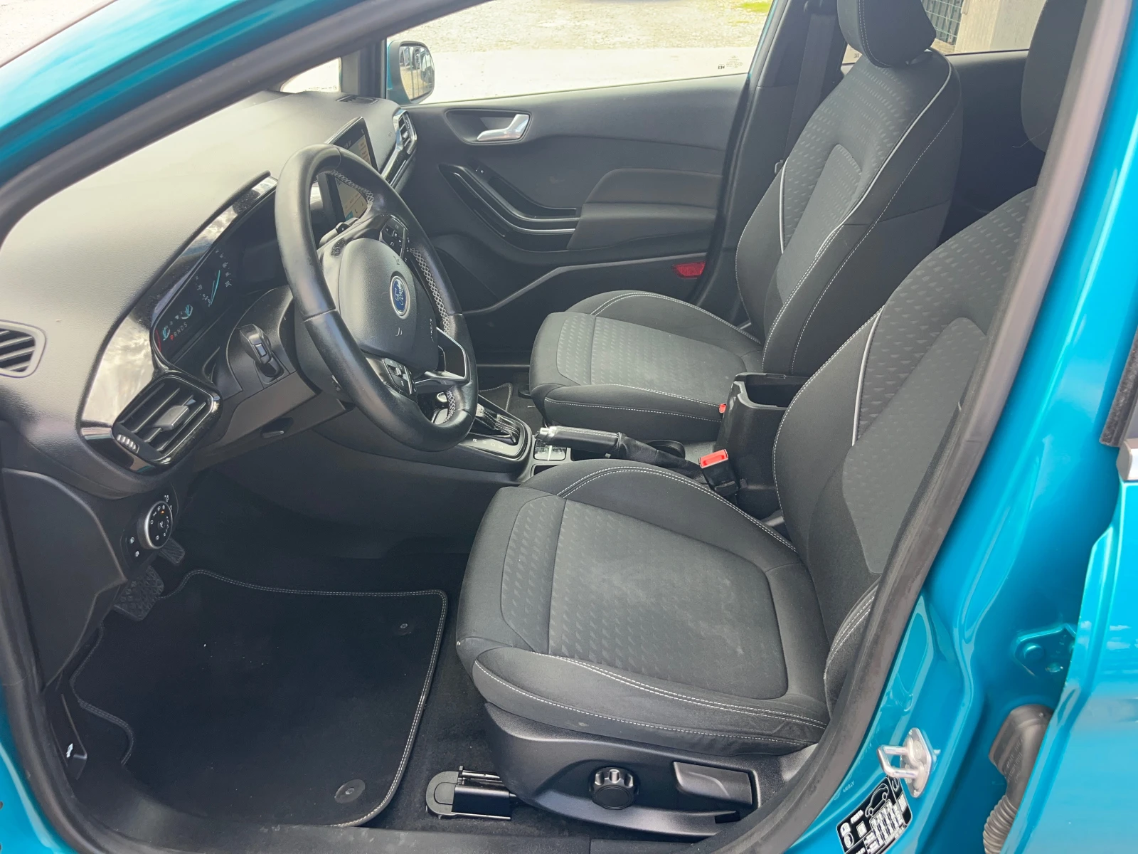 Ford Fiesta 1.0 Turbo TITANIUM , снимка 9 - Автомобили и джипове - 54568178
