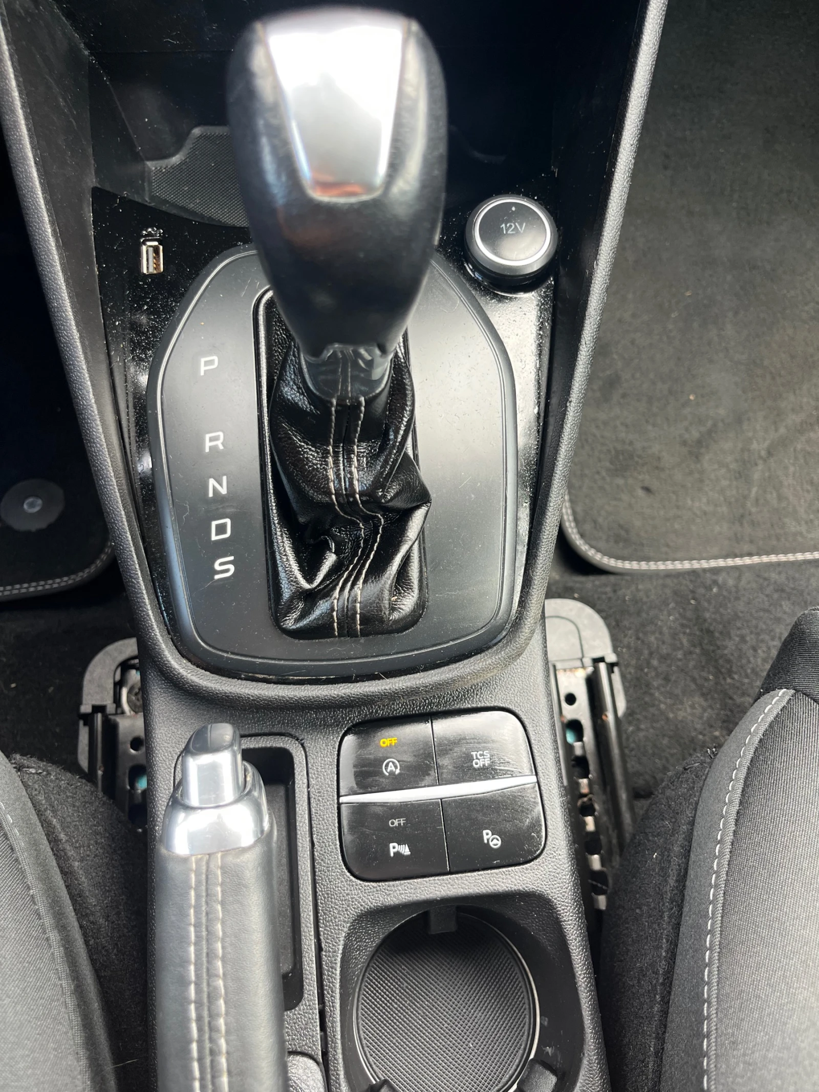Ford Fiesta 1.0 Turbo TITANIUM , снимка 15 - Автомобили и джипове - 54568178