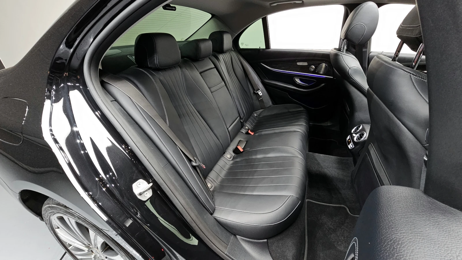 Mercedes-Benz E 400 3.0 4MATIC, Distronic, HeadUP, 360-к., Обдухване., снимка 11 - Автомобили и джипове - 54870814