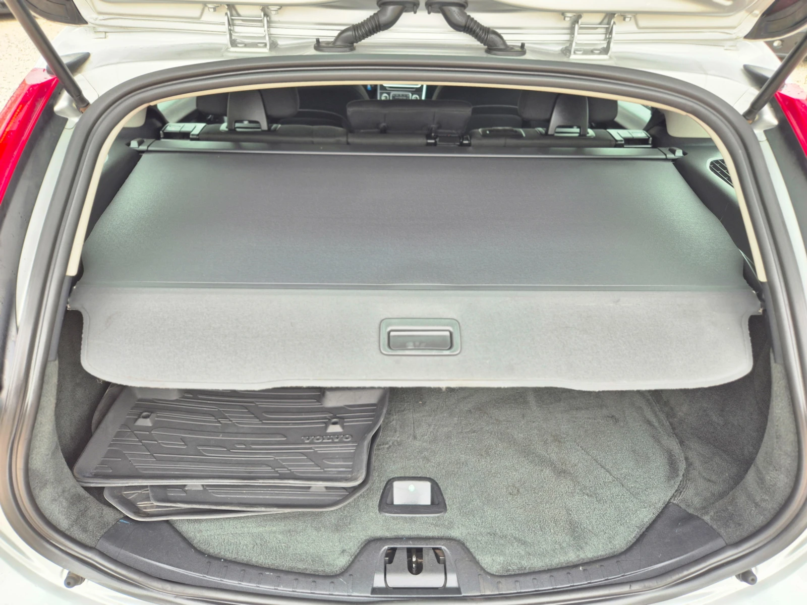 Volvo V60 * 2.0* 6ck.* FACE* NAVI* НОВА* , снимка 15 - Автомобили и джипове - 54952893