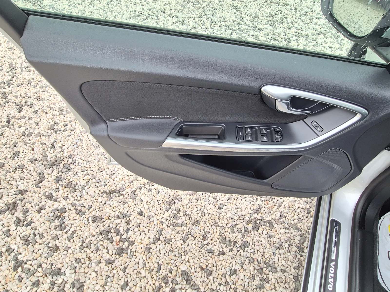 Volvo V60 * 2.0* 6ck.* FACE* NAVI* НОВА* , снимка 13 - Автомобили и джипове - 54952893