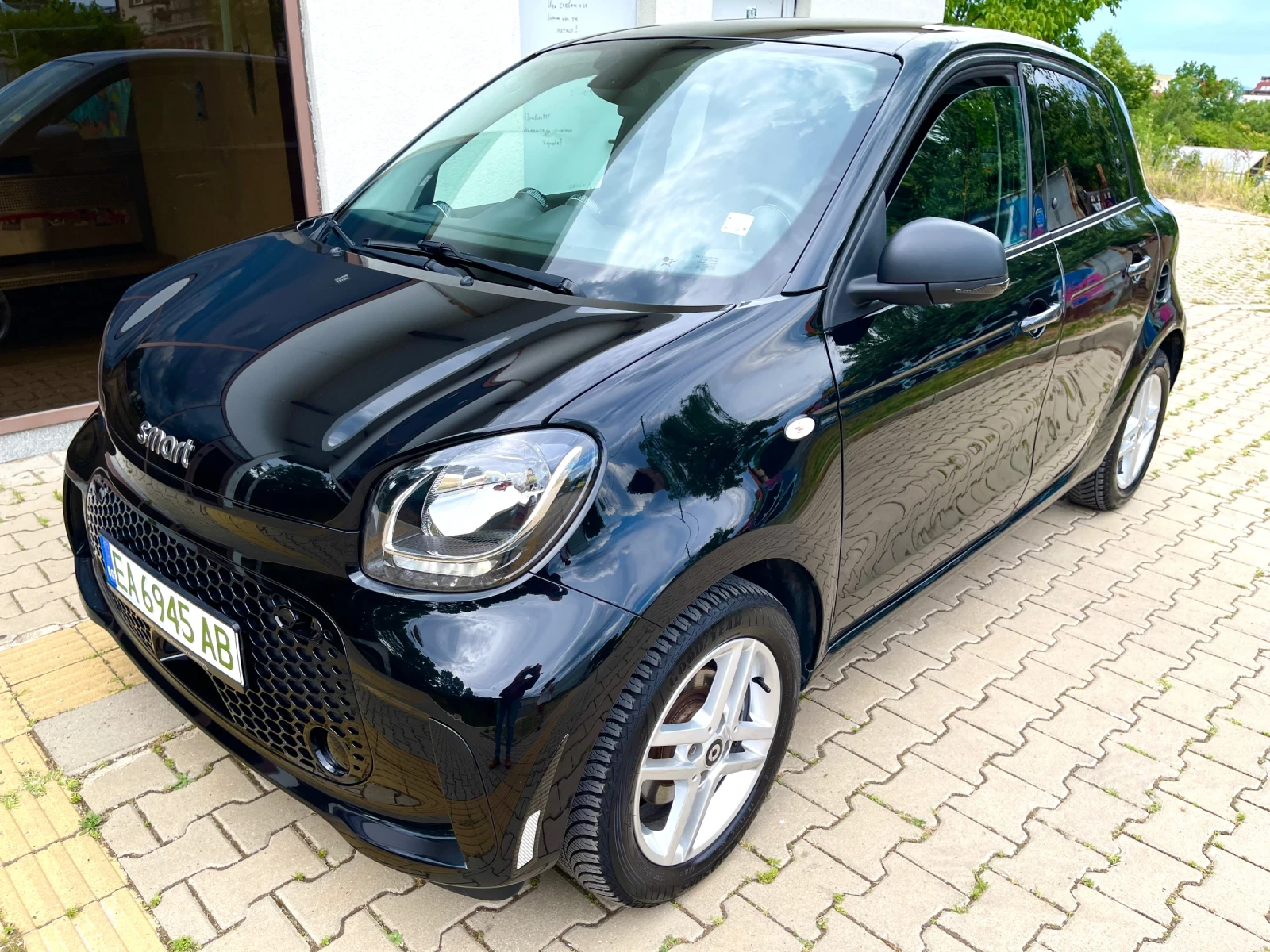Smart Forfour EQ, снимка 9 - Автомобили и джипове - 55216867