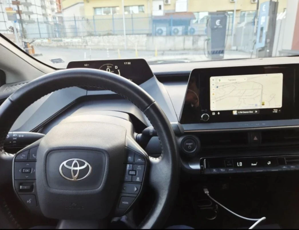 Toyota Prius 2000 hibrid, снимка 14 - Автомобили и джипове - 55592671