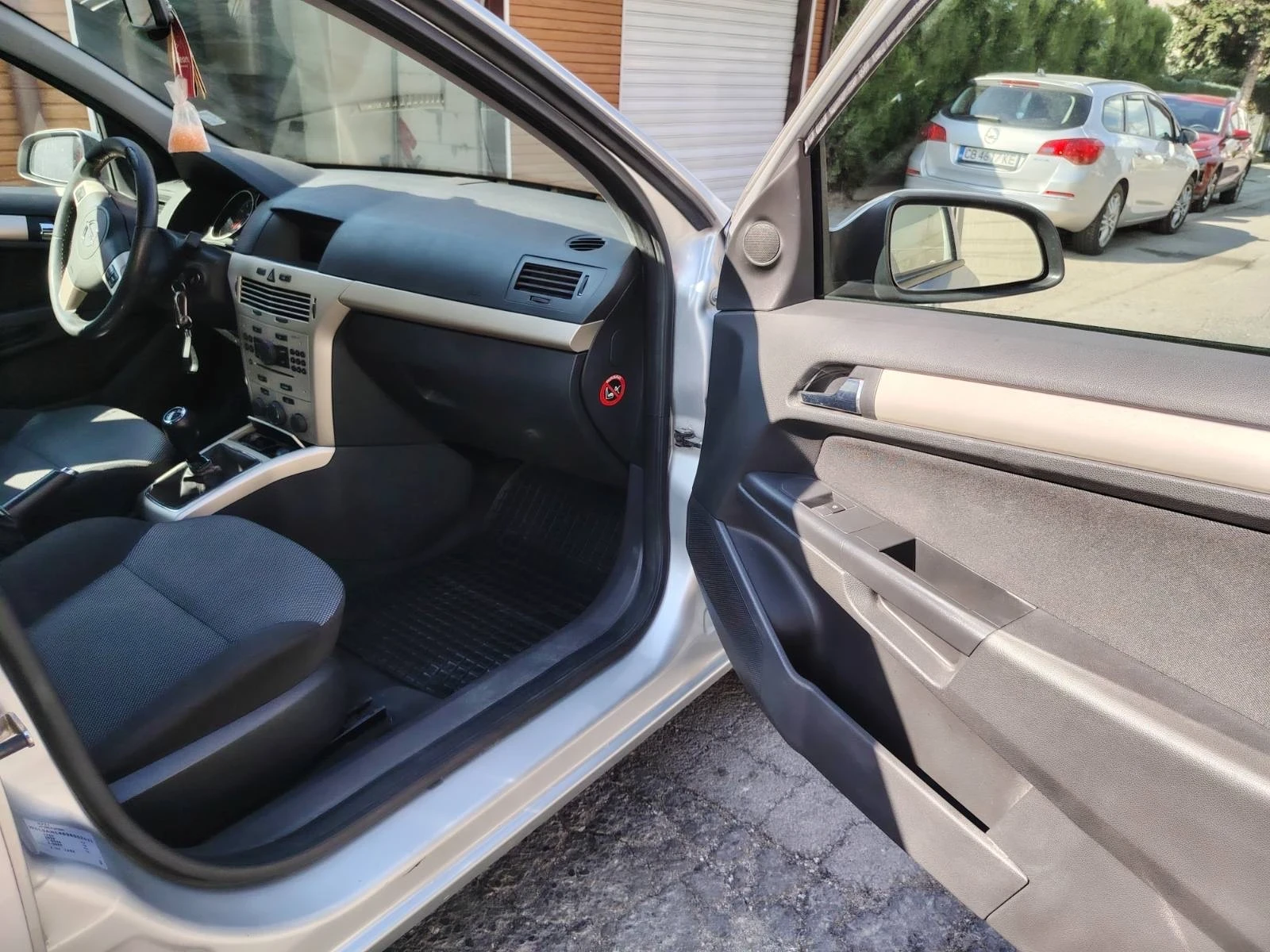 Opel Astra 1.6 литра, снимка 6 - Автомобили и джипове - 55622175