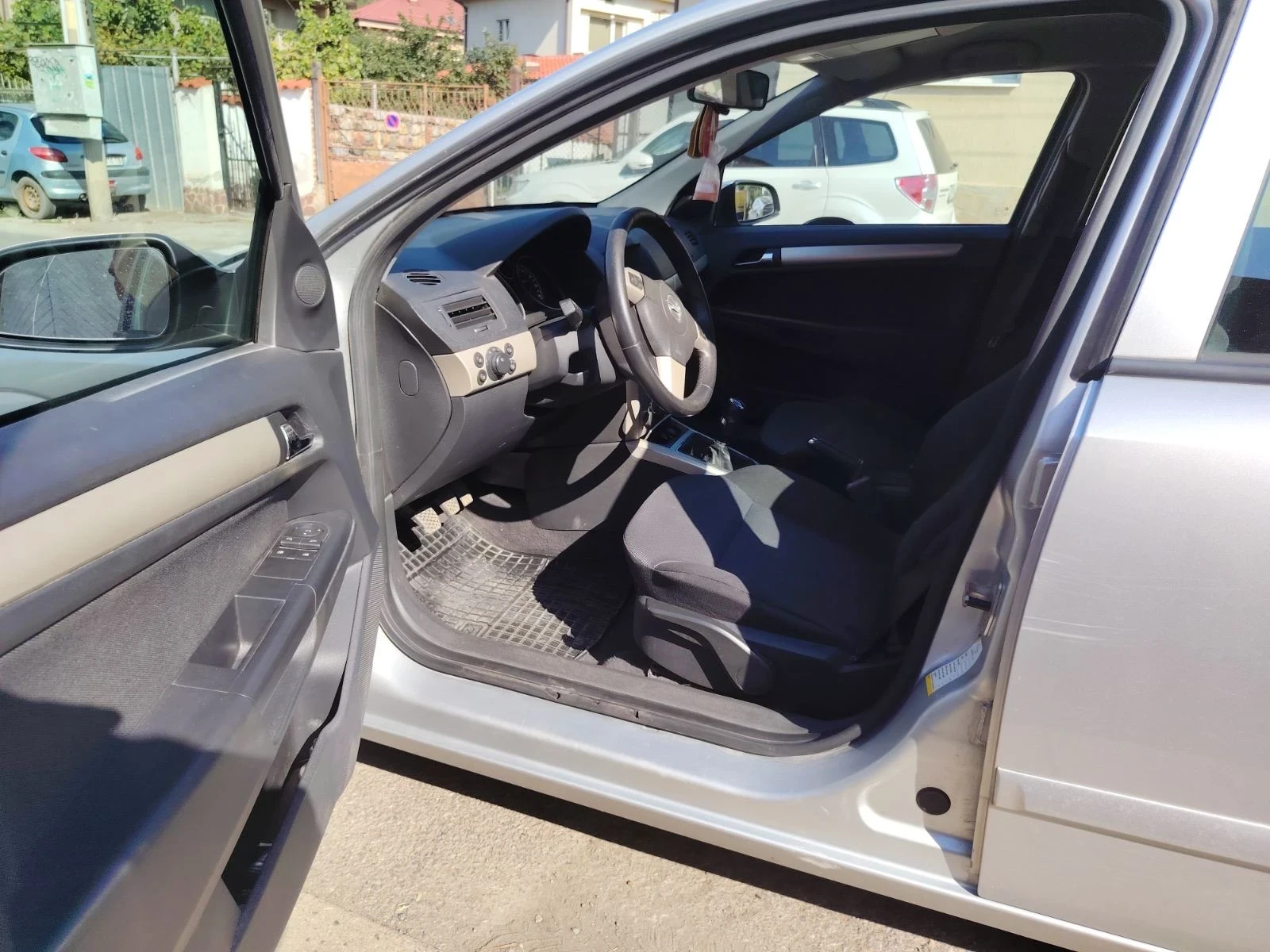 Opel Astra 1.6 литра, снимка 9 - Автомобили и джипове - 55622175
