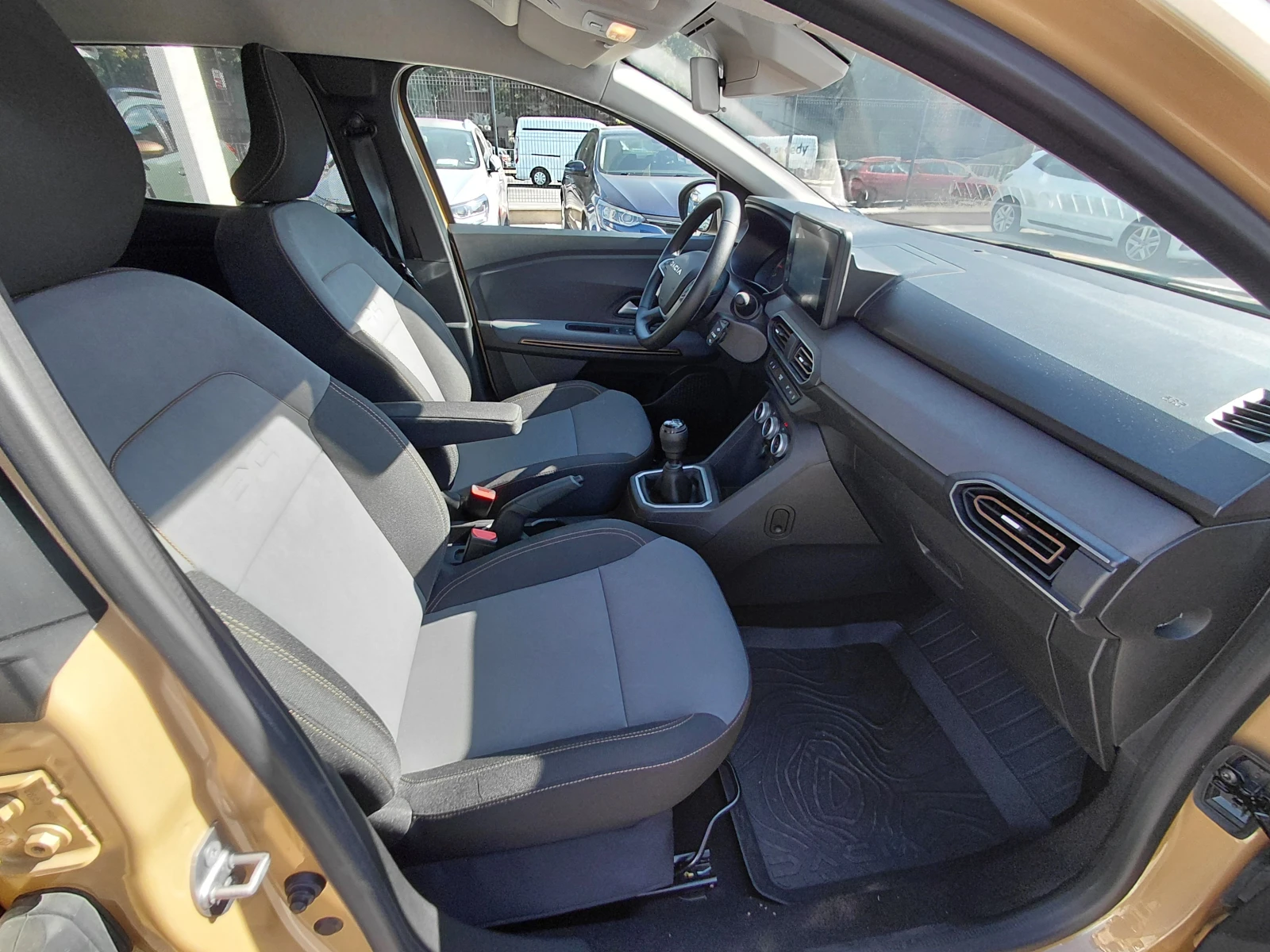 Dacia Sandero Stepway/Expression / 100к.с/Бензин/Газ, снимка 13 - Автомобили и джипове - 55816015