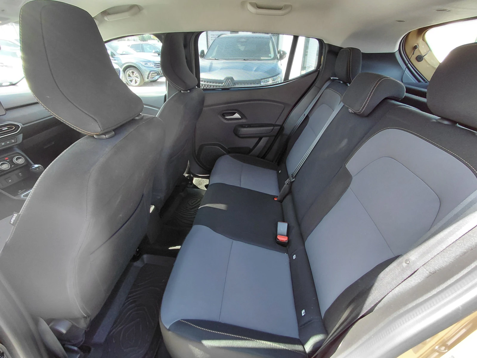 Dacia Sandero Stepway/Expression / 100к.с/Бензин/Газ, снимка 16 - Автомобили и джипове - 55816015