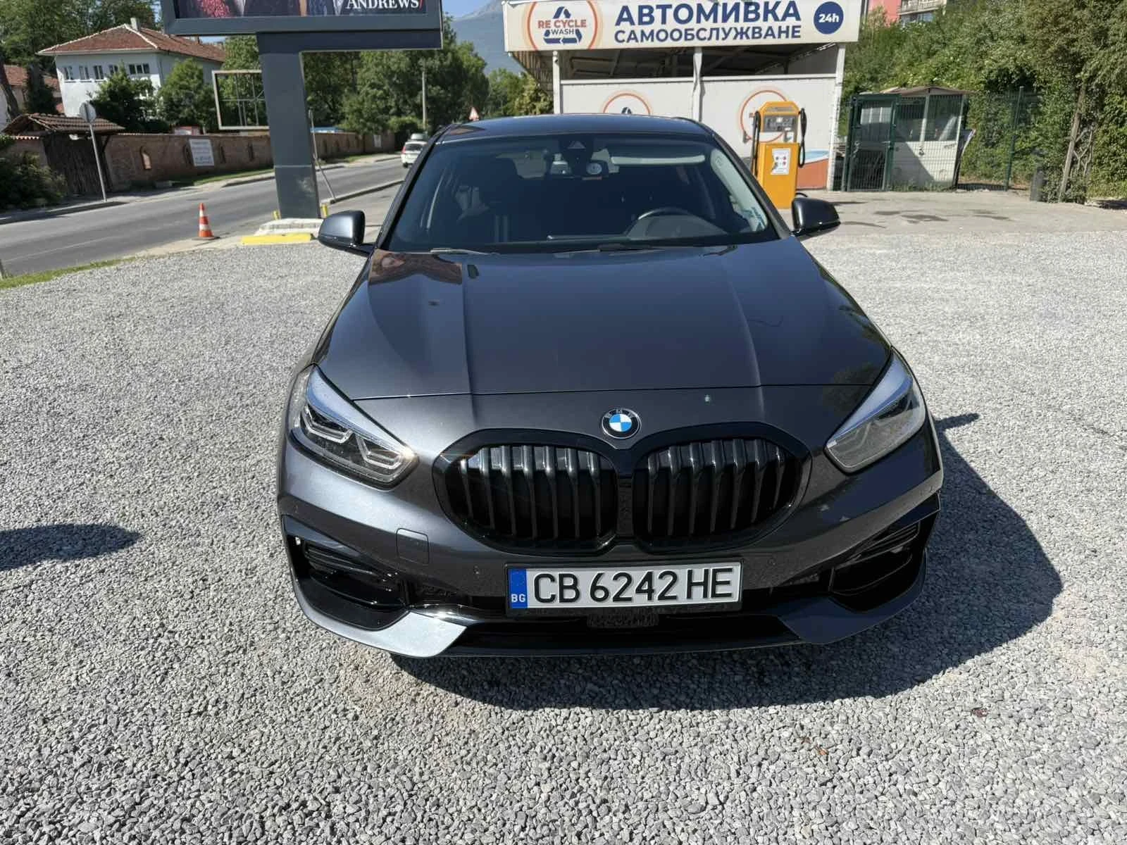 BMW 118 i / Автомат / 2 комплекта гуми и джанти / Обслужен, снимка 2 - Автомобили и джипове - 55824254