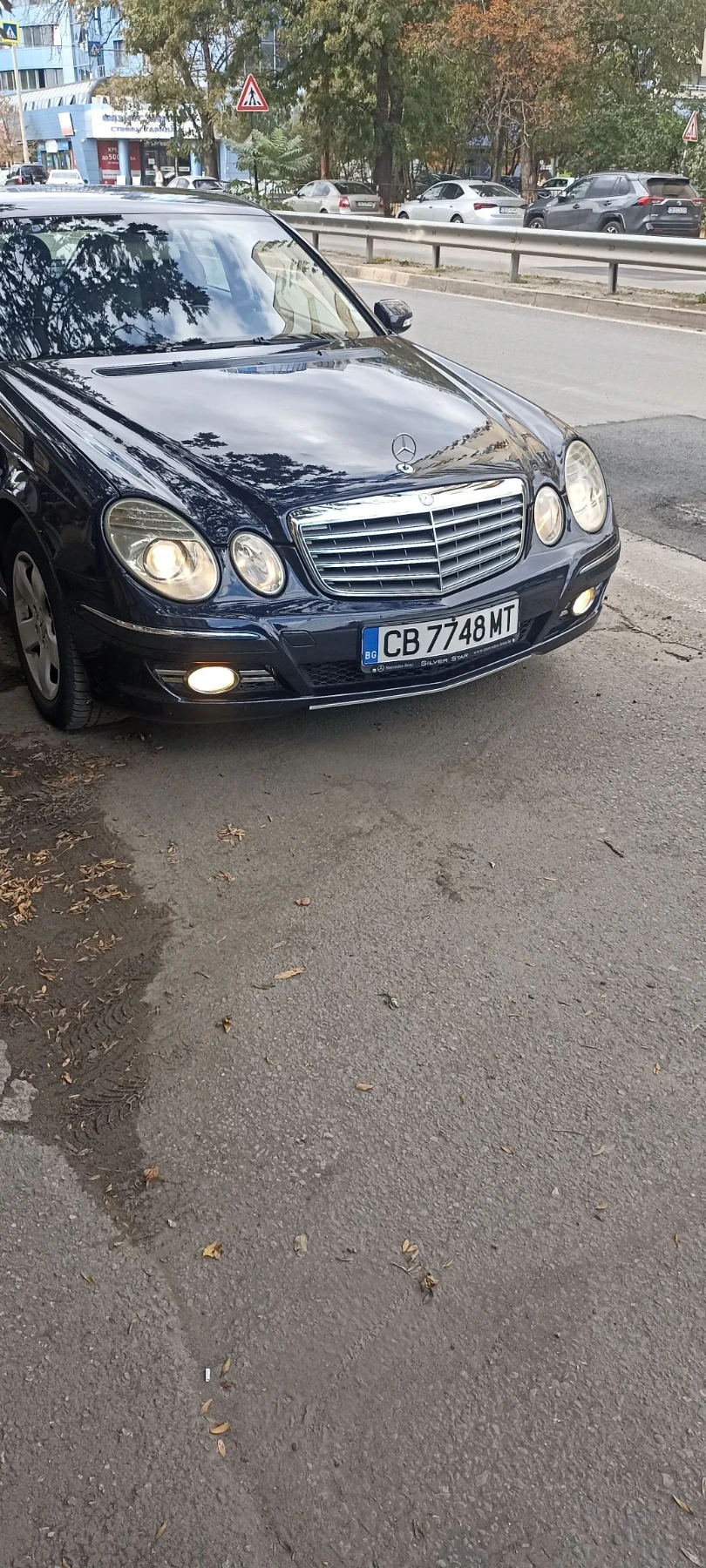 Mercedes-Benz E 220 2.2 СDI, снимка 11 - Автомобили и джипове - 56019897