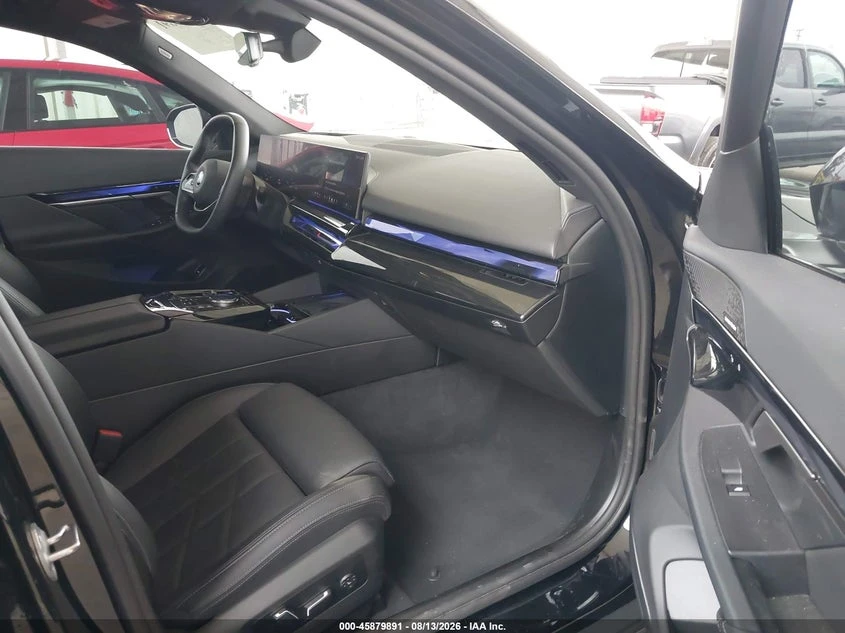 BMW i5 Edrive40, снимка 5 - Автомобили и джипове - 56425563