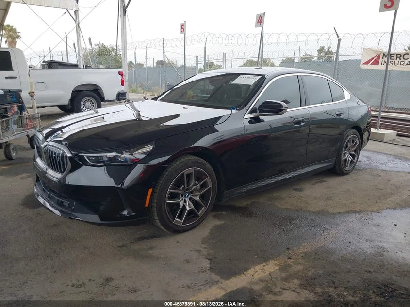 BMW i5 Edrive40, снимка 2 - Автомобили и джипове - 56425563
