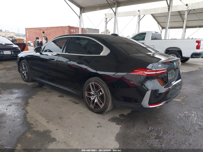 BMW i5 Edrive40, снимка 3 - Автомобили и джипове - 56425563
