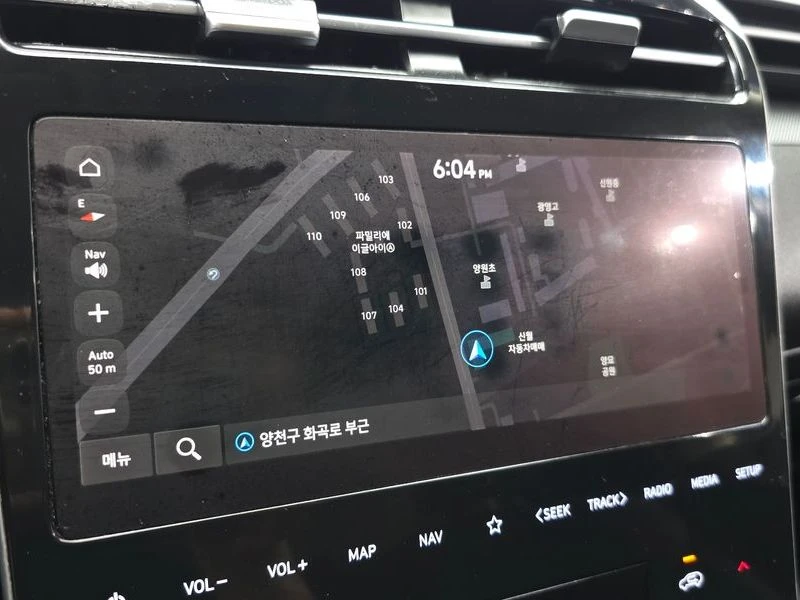 Hyundai Tucson 2.0 d4hd Automatic, снимка 14 - Автомобили и джипове - 55843603