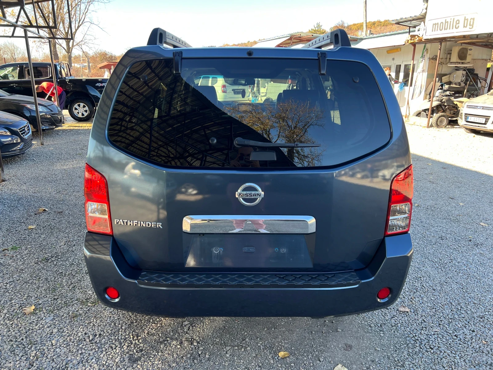 Nissan Pathfinder 2.5DCI-KEYLESS-HEATEDSEATS-MEMORY-NAVI - изображение 5