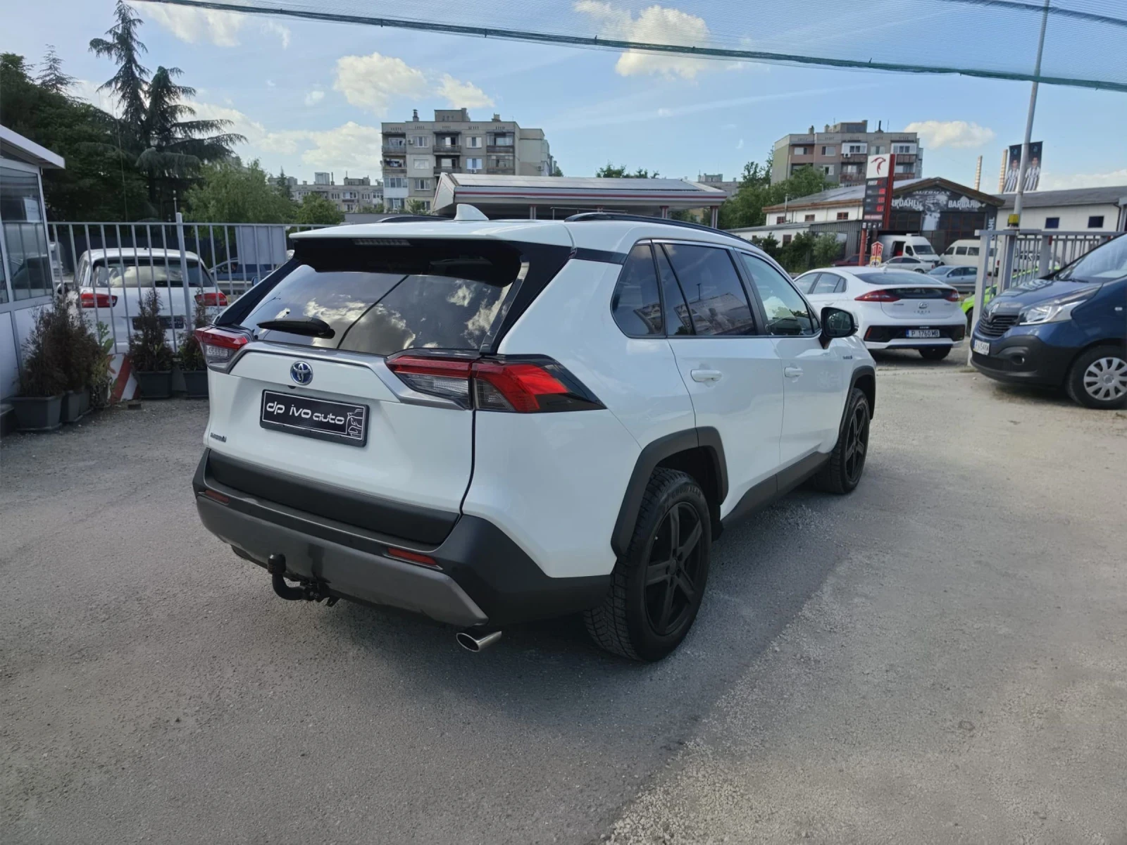 Toyota Rav4 HYBRID* 4x4* ЕВРОПЕЙСКИ* Сервизна книжка, снимка 4 - Автомобили и джипове - 54715084