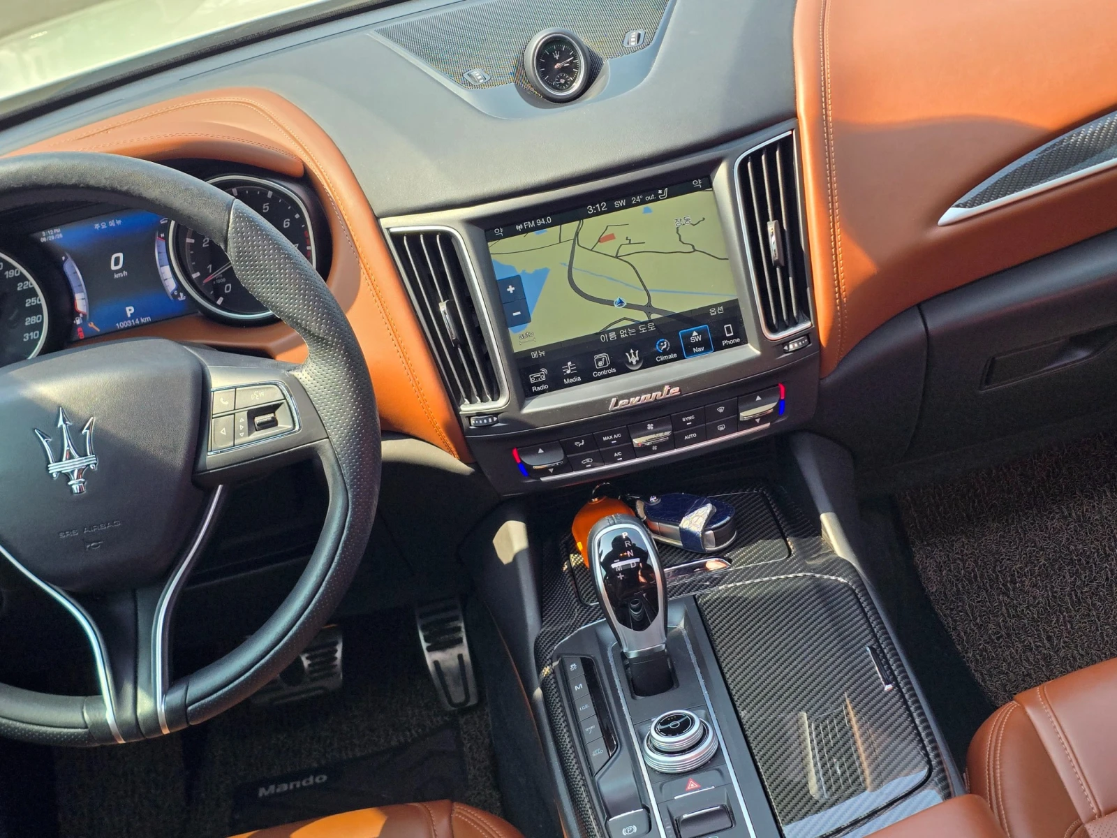 Maserati Levante 3.0* BLIND SPOT* ЕЛ. БАГАЖНИК* ЛЮК* КРАЙНА ЦЕНА, снимка 12 - Автомобили и джипове - 55595228
