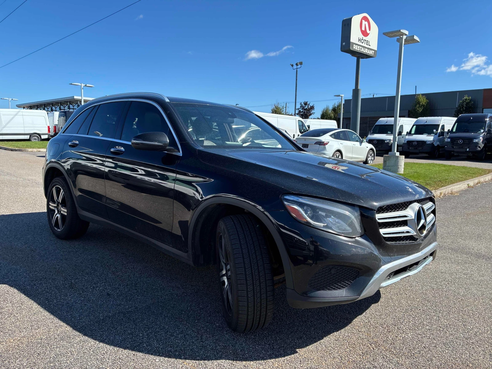 Mercedes-Benz GLC 300 * CARFAX * БЕЗ ПЪРВОНАЧАЛНА ВНОСКА, снимка 3 - Автомобили и джипове - 56134933