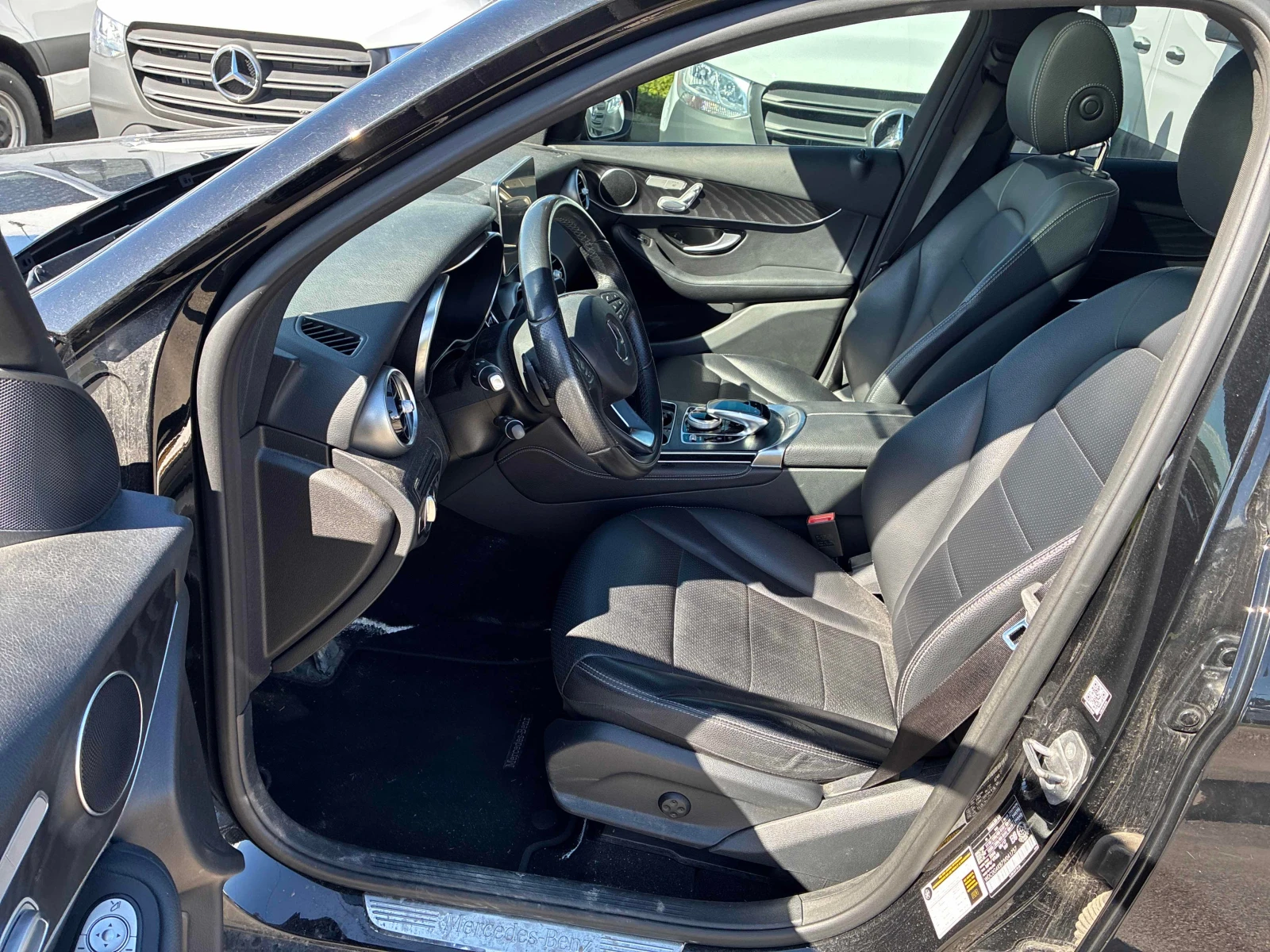 Mercedes-Benz GLC 300 * CARFAX * БЕЗ ПЪРВОНАЧАЛНА ВНОСКА, снимка 5 - Автомобили и джипове - 56134933