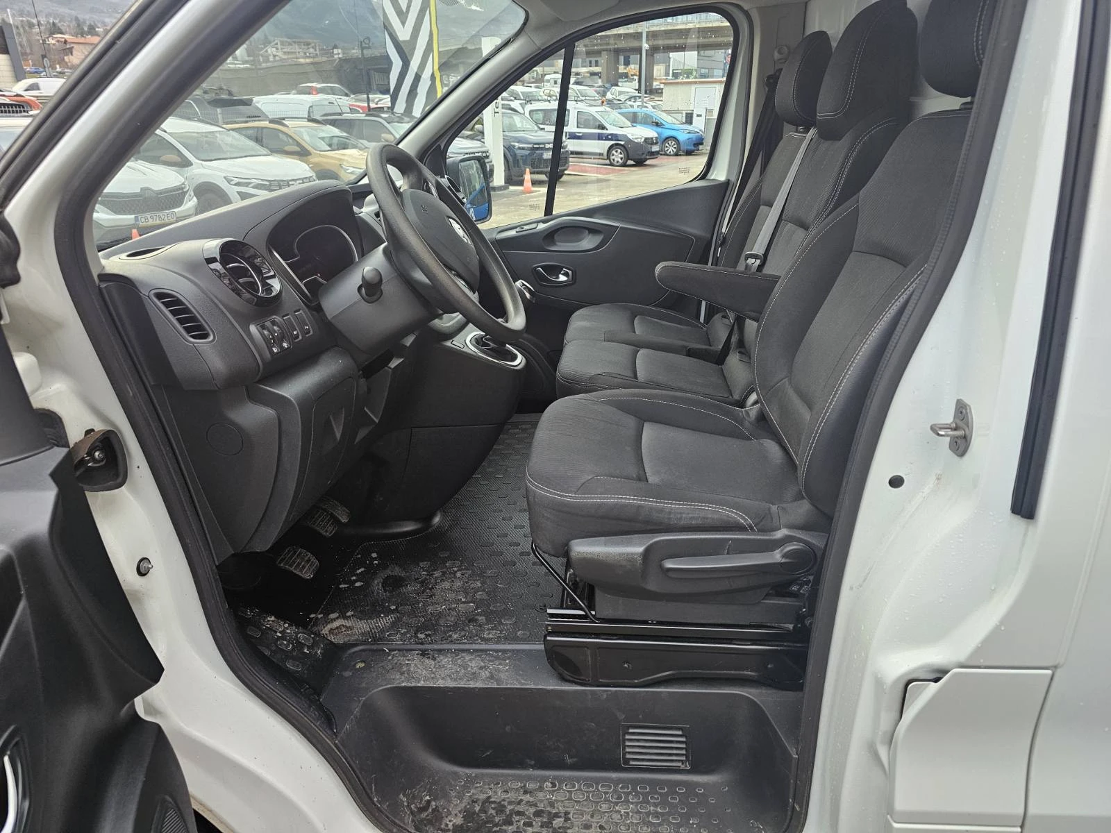 Renault Trafic 1.6 dCi 95 - изображение 7