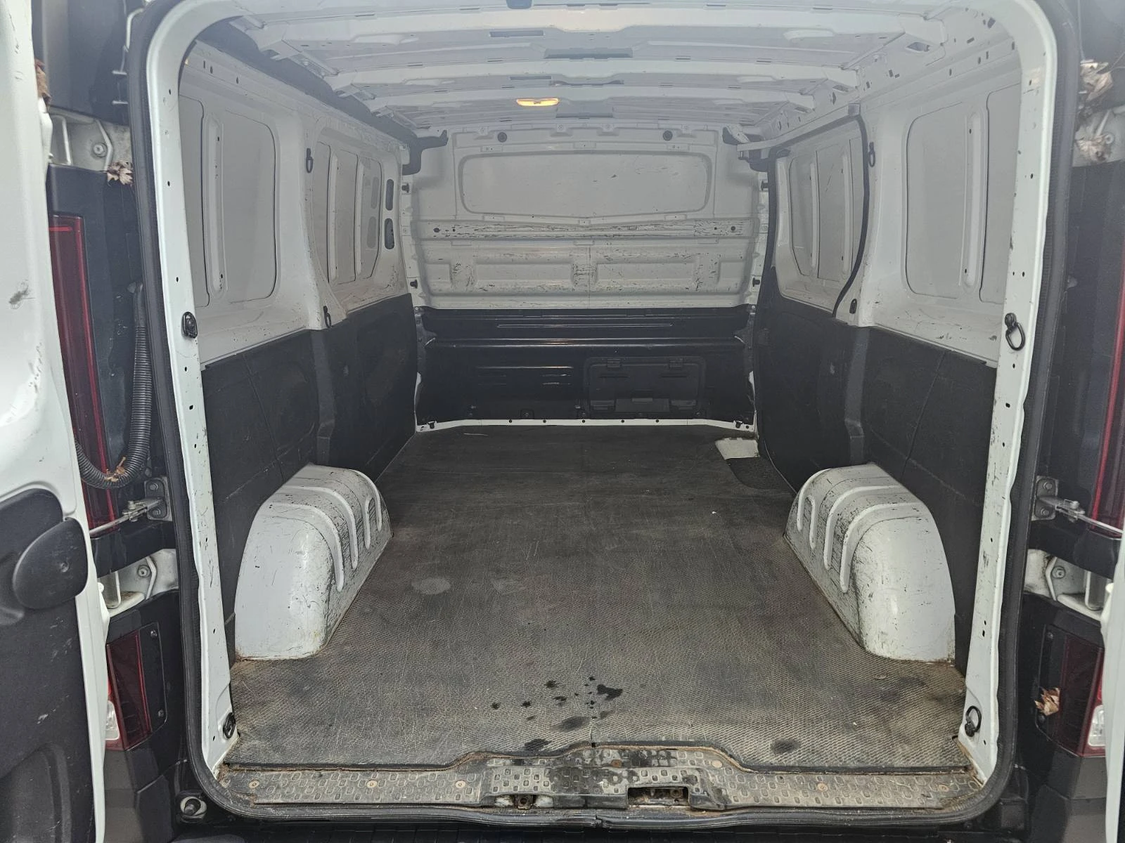 Renault Trafic 1.6 dCi 95 | Mobile.bg � ����������� 11
