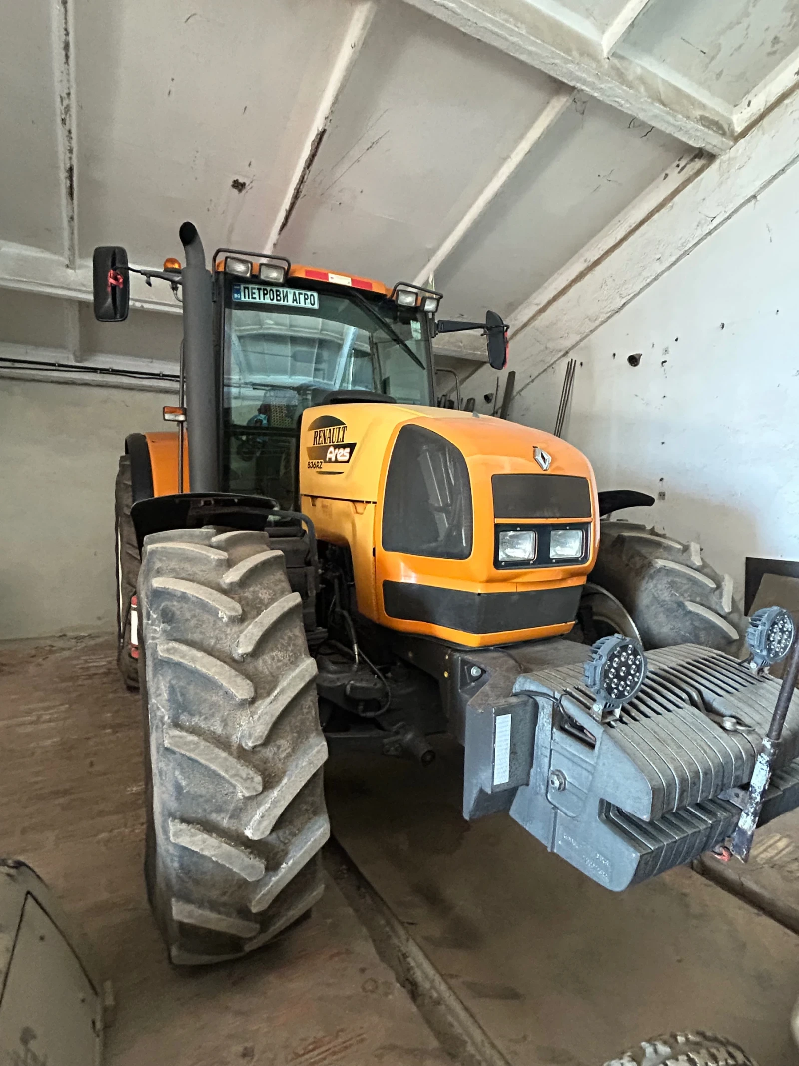 Трактор Claas Арес 836