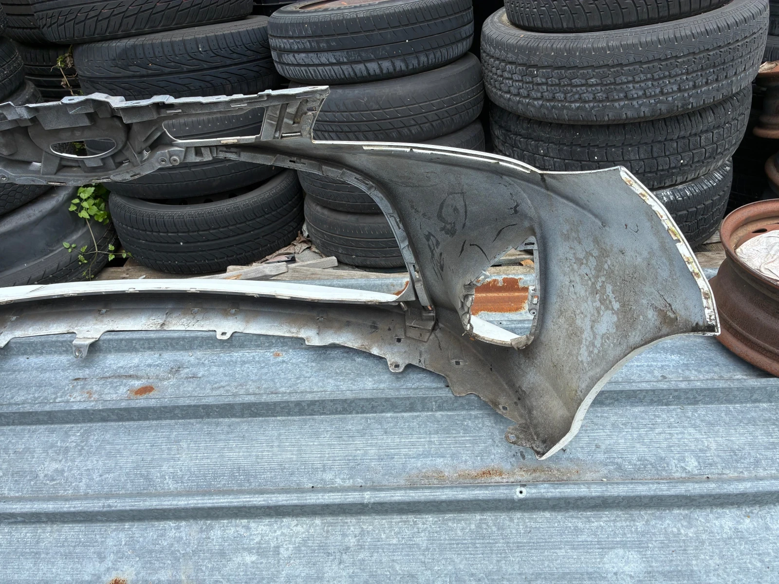 Предна броня Toyota Yaris. Тойота Ярис. 14-17г. Оригинална. , снимка 5 - Части - 54554495
