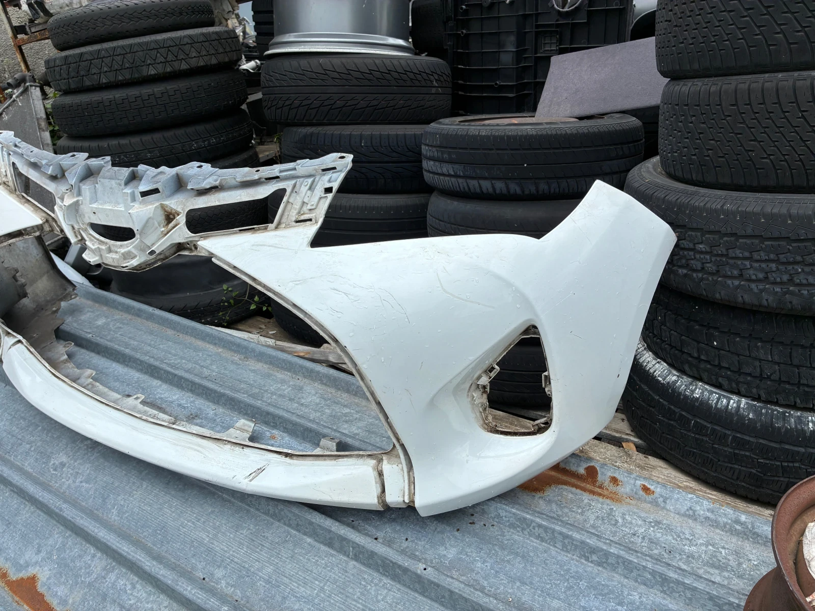 Предна броня Toyota Yaris. Тойота Ярис. 14-17г. Оригинална. , снимка 2 - Части - 54554495