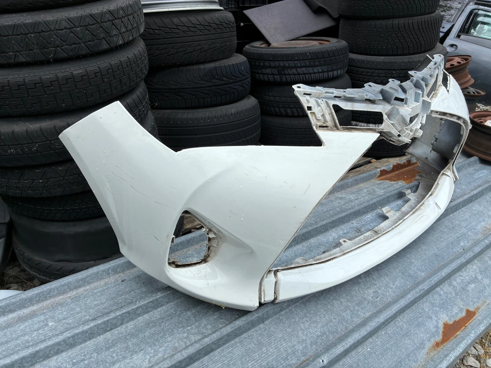 Предна броня Toyota Yaris. Тойота Ярис. 14-17г. Оригинална. , снимка 3 - Части - 54554495