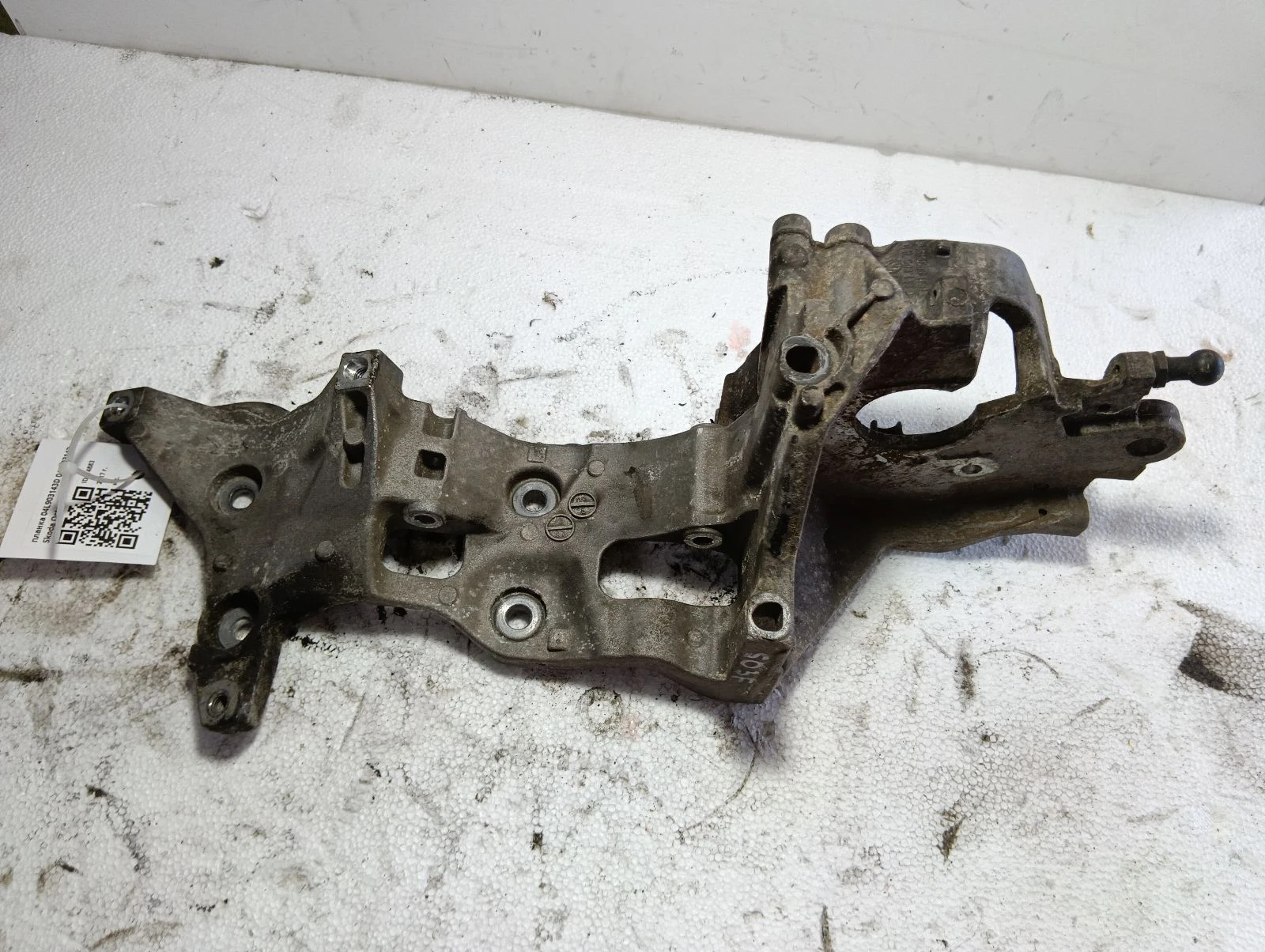 планка 04L903143D 04L903143E Skoda Octavia