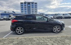 Ford Focus ST 2.0 Ecoboost, снимка 13