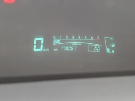 Toyota Yaris 1.3i Automatic 178х.км, снимка 11