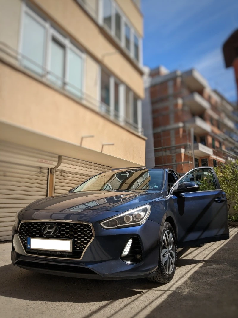 Hyundai I30 1.6 136hp LaneKeepingDis#Подгрев волан/Седалки, снимка 4 - Автомобили и джипове - 47320202