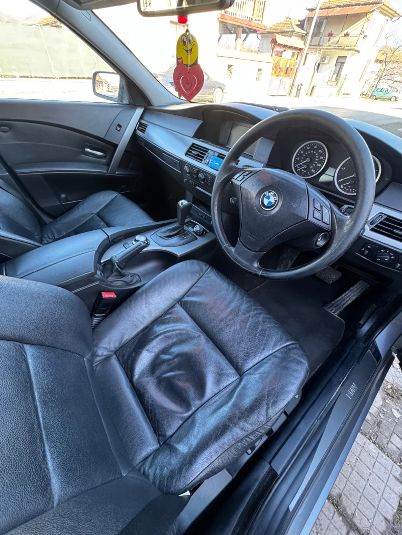 BMW 525 D КАТО НОВА, снимка 9 - Автомобили и джипове - 48841021