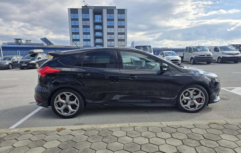 Ford Focus ST 2.0 Ecoboost, снимка 13 - Автомобили и джипове - 52460702