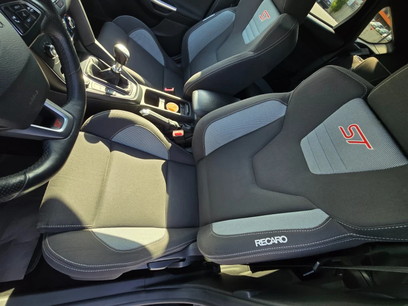 Ford Focus ST 2.0 Ecoboost, снимка 8 - Автомобили и джипове - 52460702