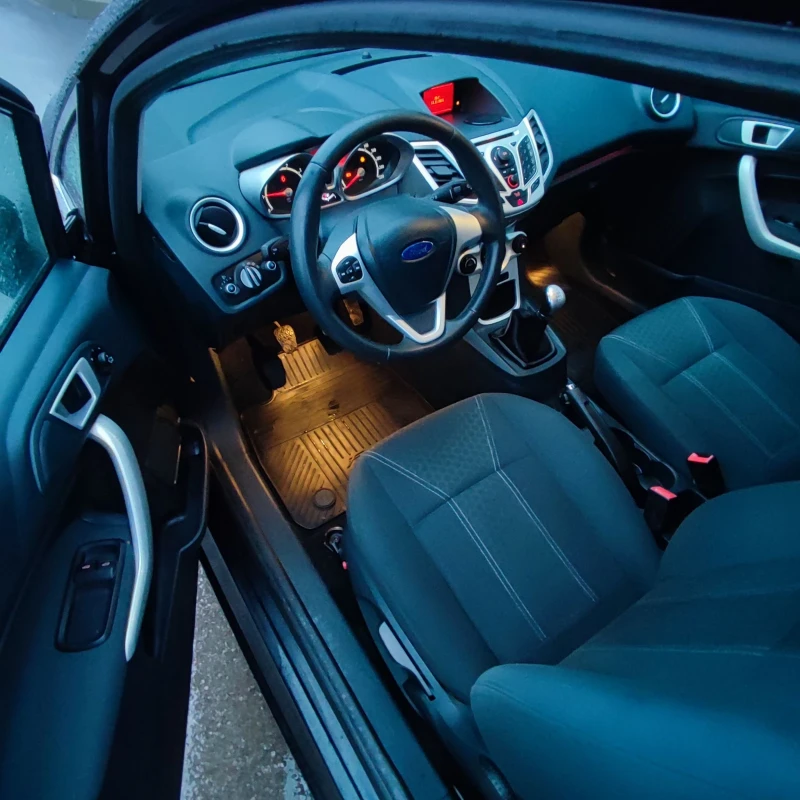 Ford Fiesta 1.25 i* TITANIUM* KLIMATRONIK* EURO 5B* , снимка 9 - Автомобили и джипове - 52892902