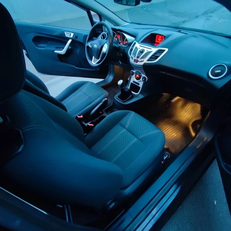 Ford Fiesta 1.25 i* TITANIUM* KLIMATRONIK* EURO 5B* , снимка 12 - Автомобили и джипове - 52892902