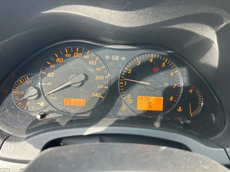 Toyota Avensis, снимка 7 - Автомобили и джипове - 53528792