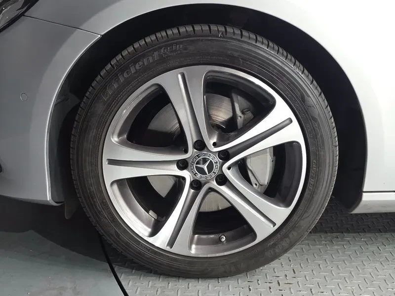 Mercedes-Benz E 300 AVANTGARDE, снимка 5 - Автомобили и джипове - 54738576