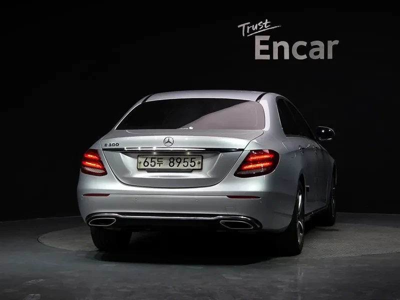 Mercedes-Benz E 300 AVANTGARDE, снимка 4 - Автомобили и джипове - 54738576