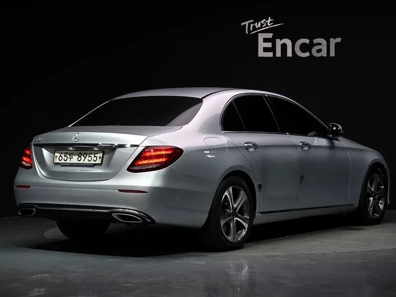 Mercedes-Benz E 300 AVANTGARDE, снимка 2 - Автомобили и джипове - 54738576