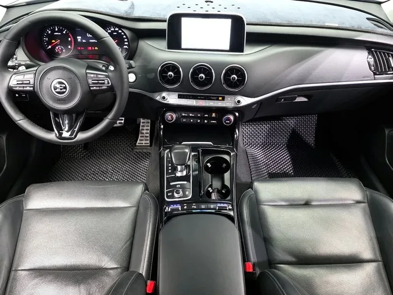 Kia Stinger 2.2 Diesel Awd Platinum, снимка 7 - Автомобили и джипове - 55899918