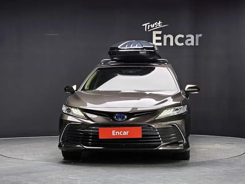 Toyota Camry Xv70) 2.5 Xle Hybrid, снимка 3 - Автомобили и джипове - 56289419