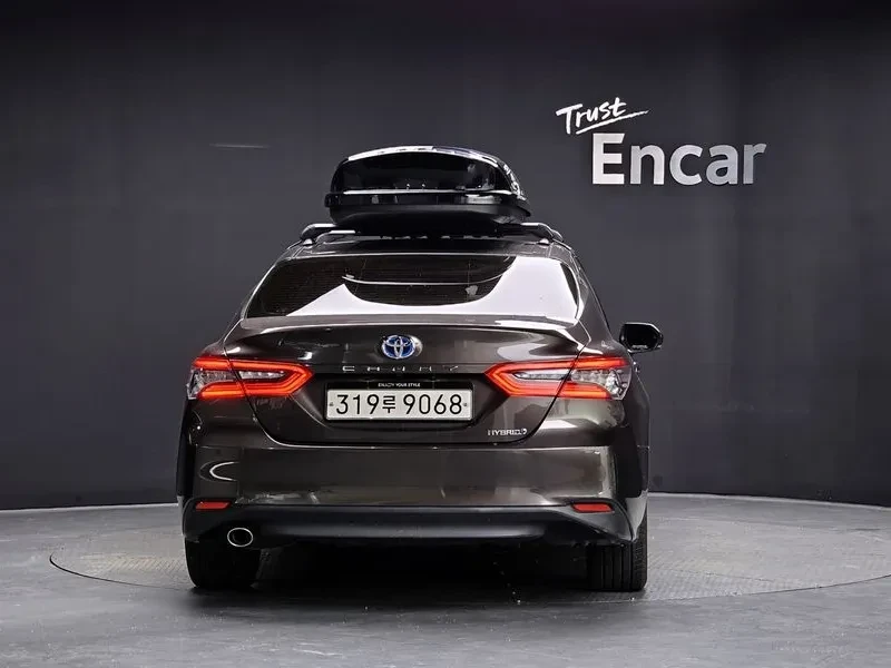 Toyota Camry Xv70) 2.5 Xle Hybrid, снимка 4 - Автомобили и джипове - 56289419