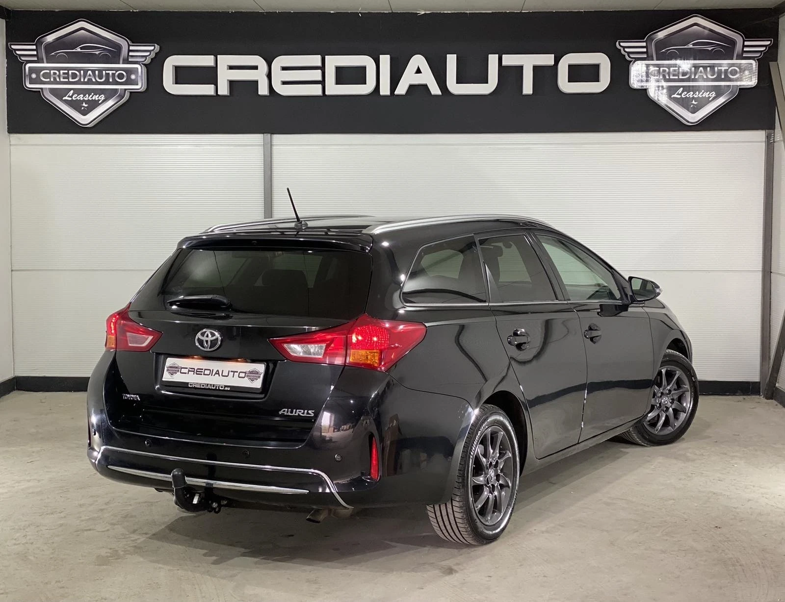 Toyota Auris Touring Sport 1.33 dVVT - изображение 6