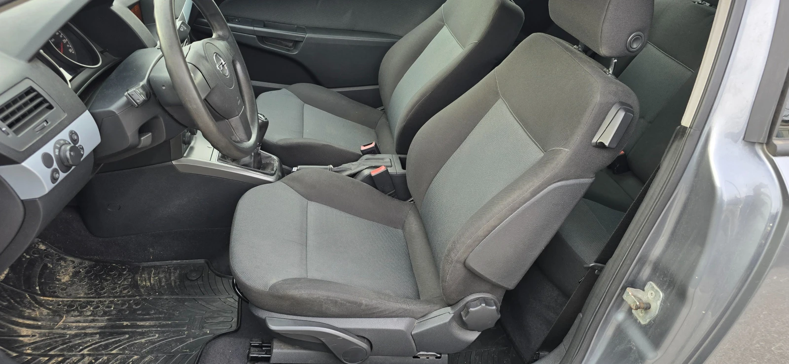 Opel Astra 1.4i 90кс ТОП - изображение 9