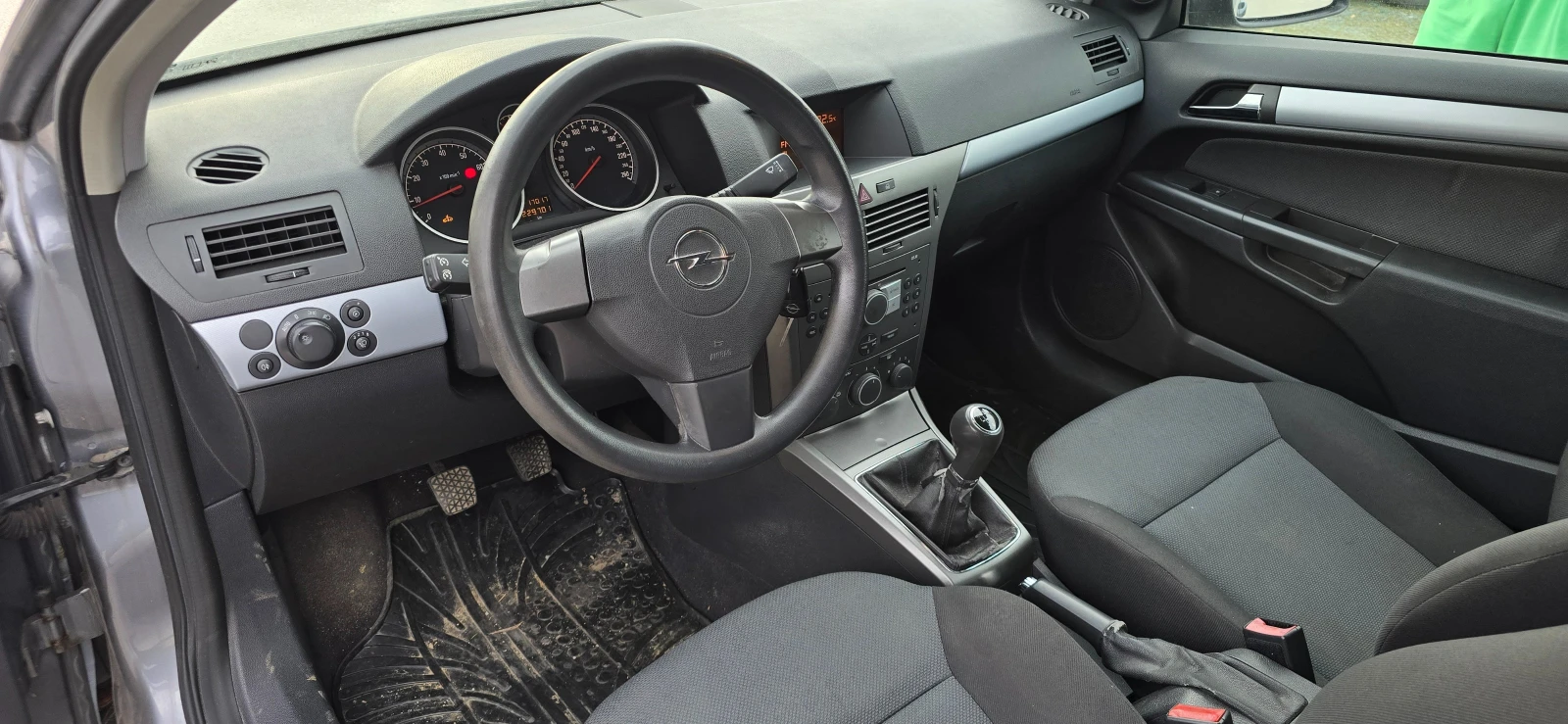 Opel Astra 1.4i 90кс ТОП - изображение 8